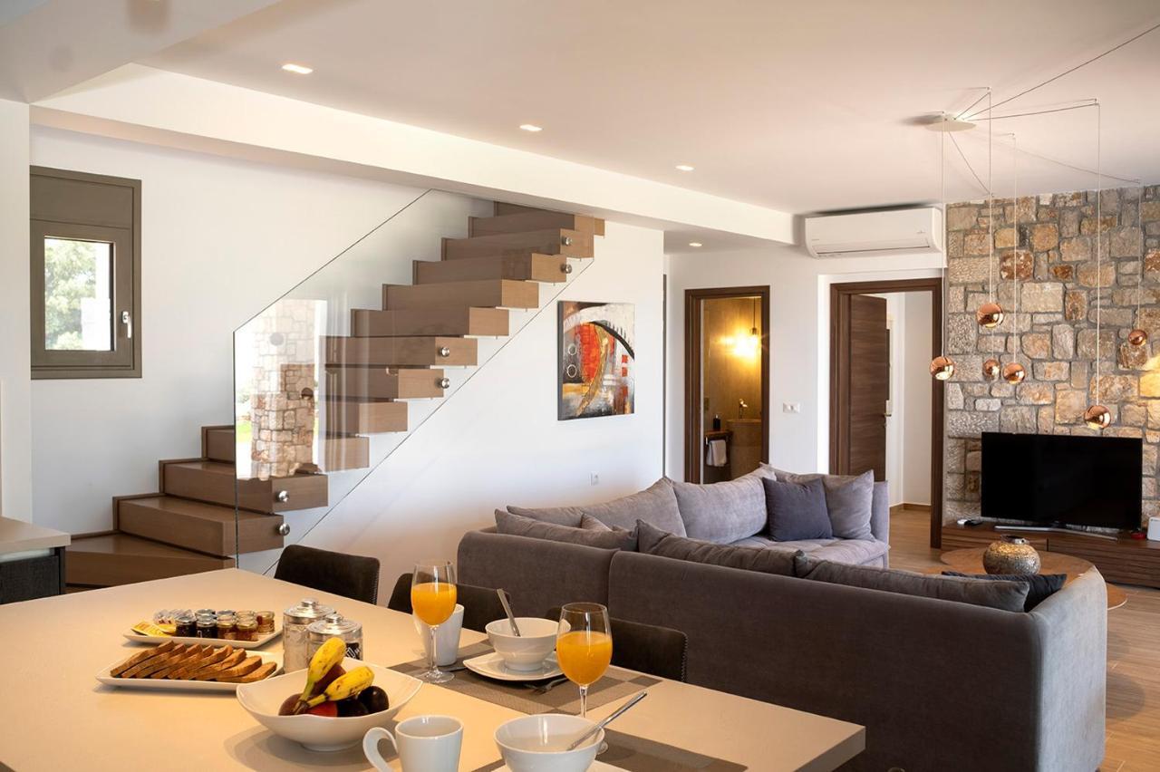 Three-Bedroom Villa,1042328542:JPEG