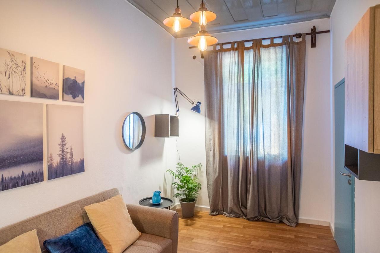 Two-Bedroom House,1059286969:JPEG