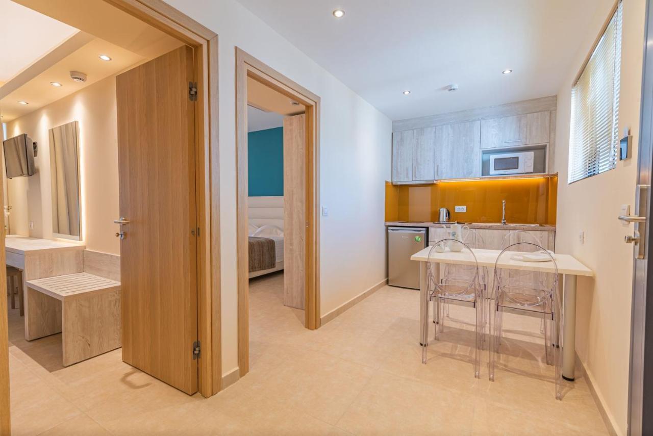 Two-Bedroom Apartment,1078145941:JPEG