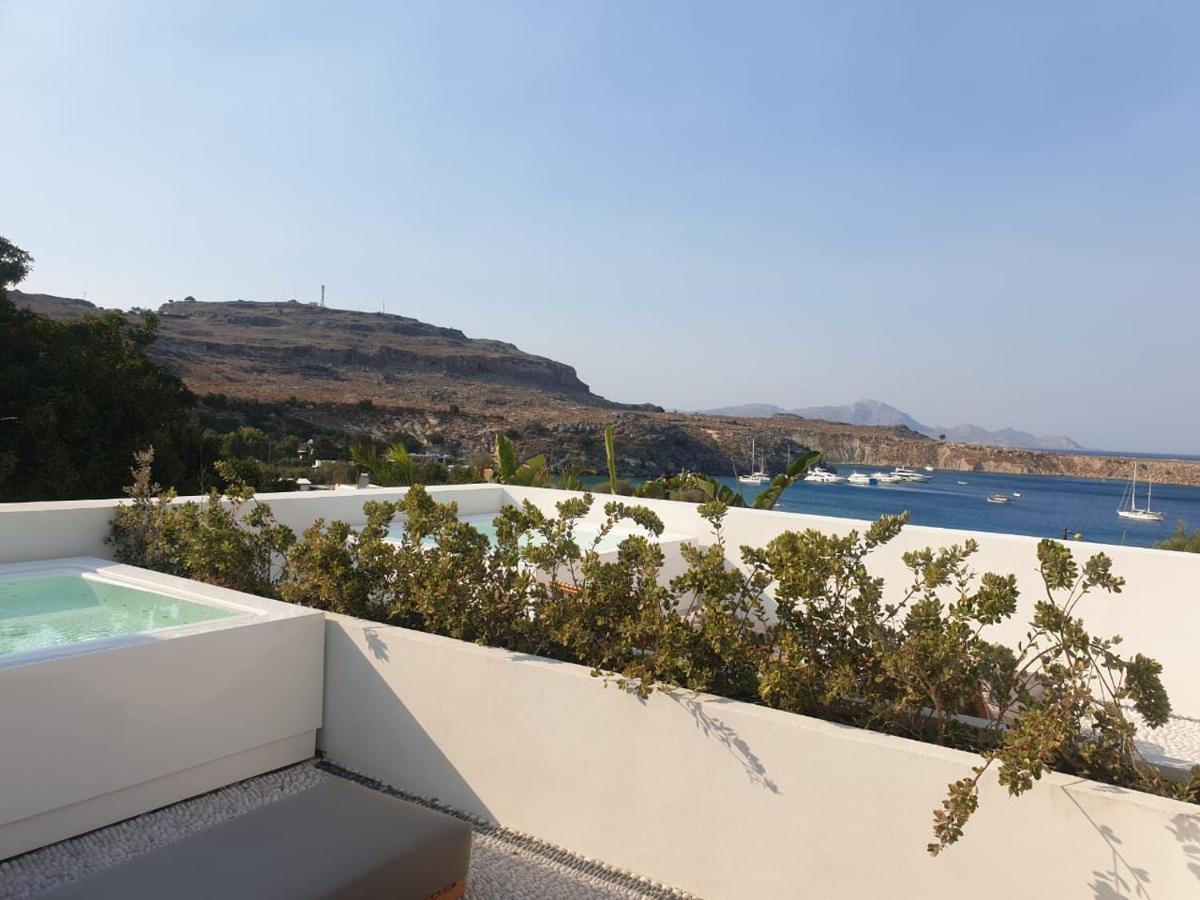 Suite Sea View outdoor jacuzzi