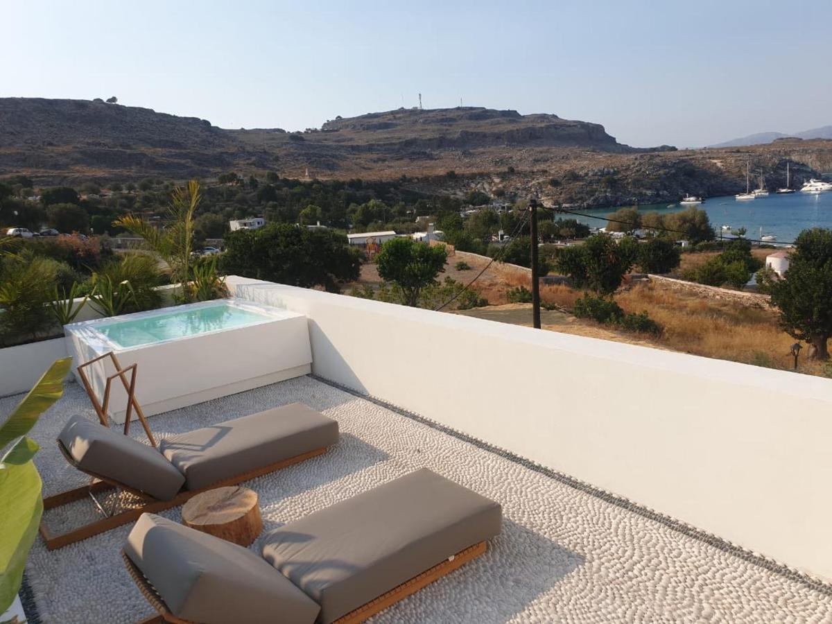 Suite Sea View outdoor jacuzzi