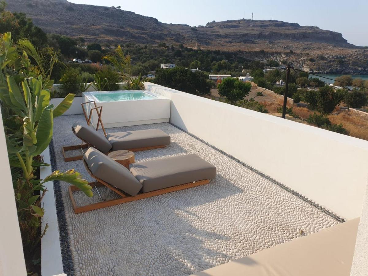 Suite Sea View outdoor jacuzzi