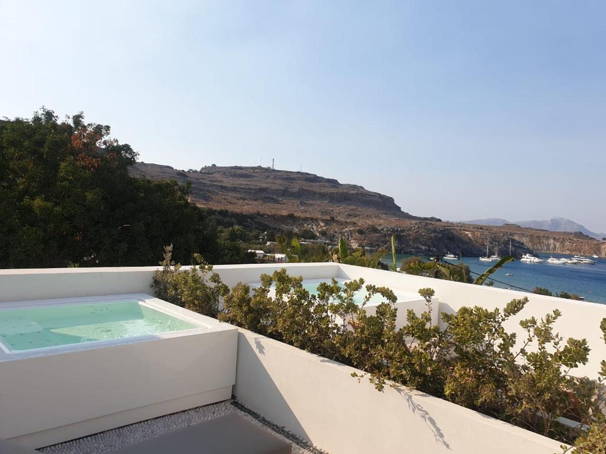 Suite Sea View outdoor jacuzzi