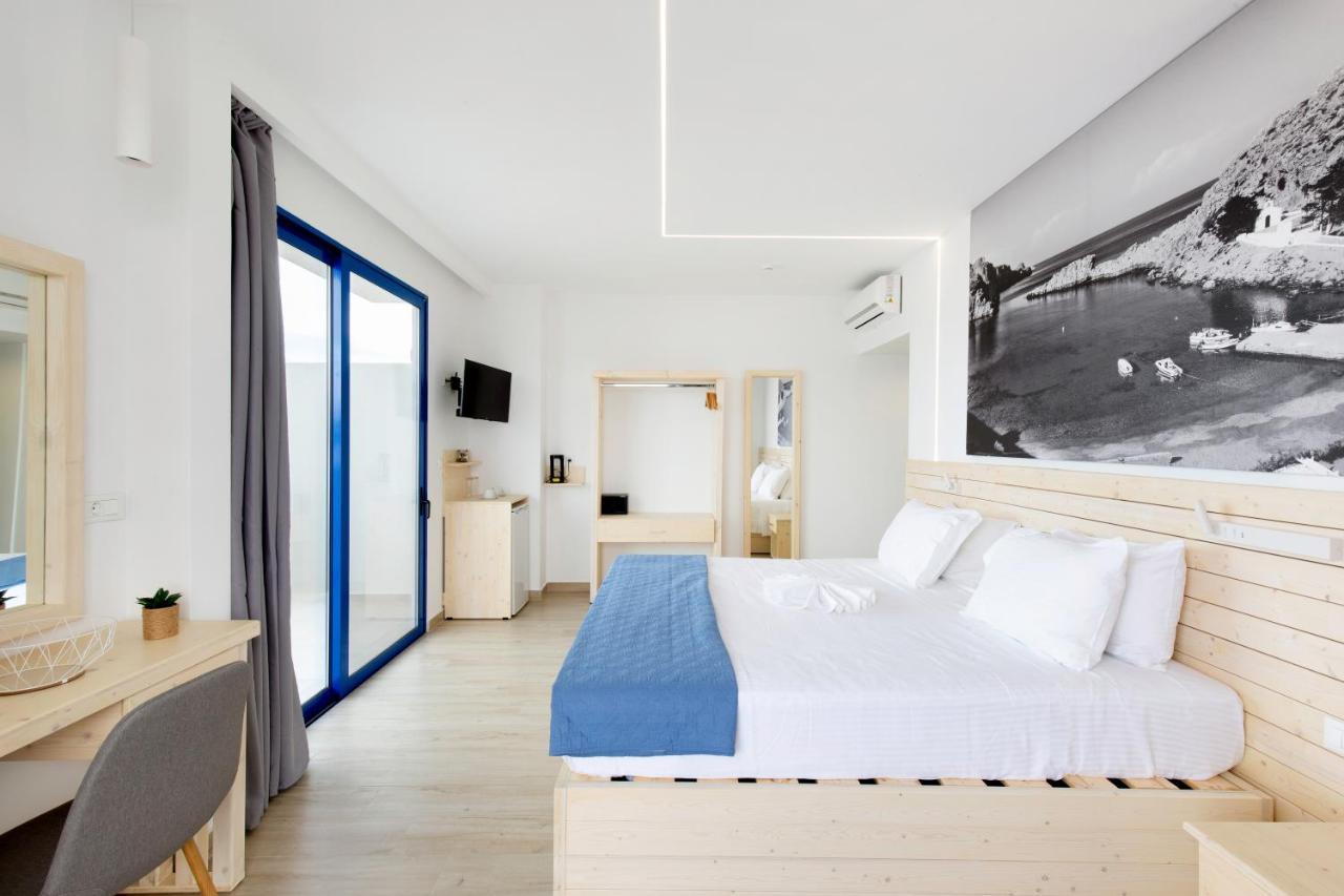 Deluxe Double Room Side Sea View