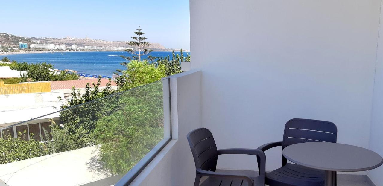 Deluxe Double Room Side Sea View