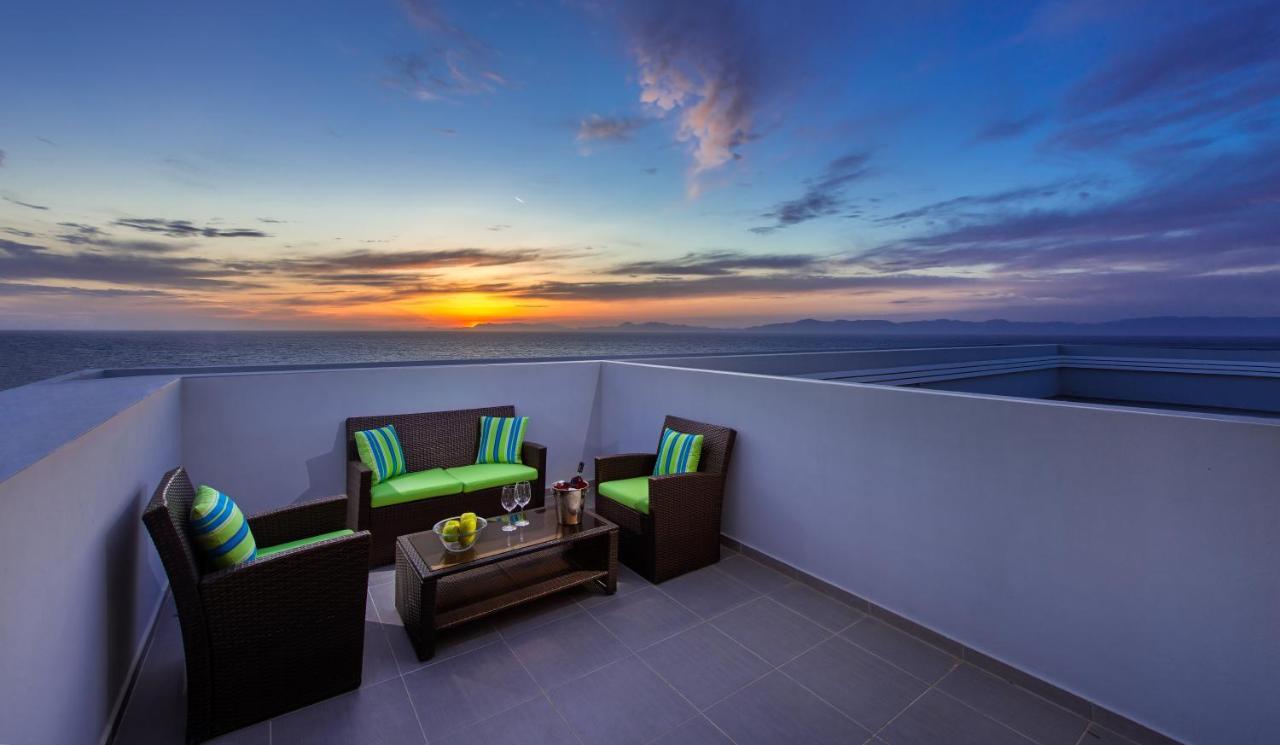 Deluxe Suite with Sea View,1207403584:JPEG