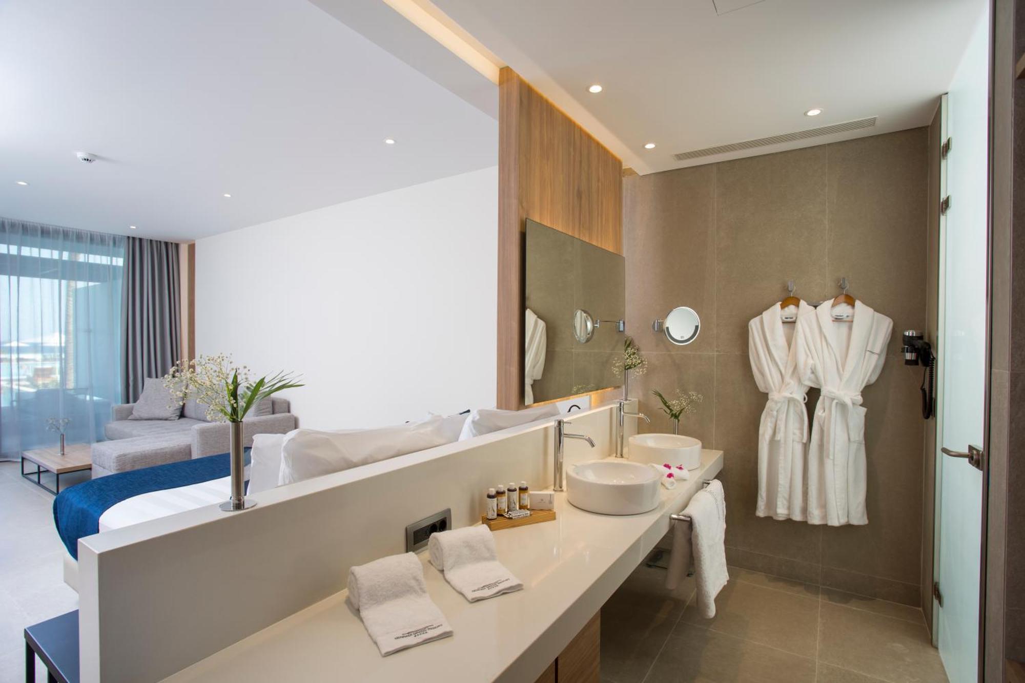 Apartament typu Junior Suite przy plaży z prywatnym basenem