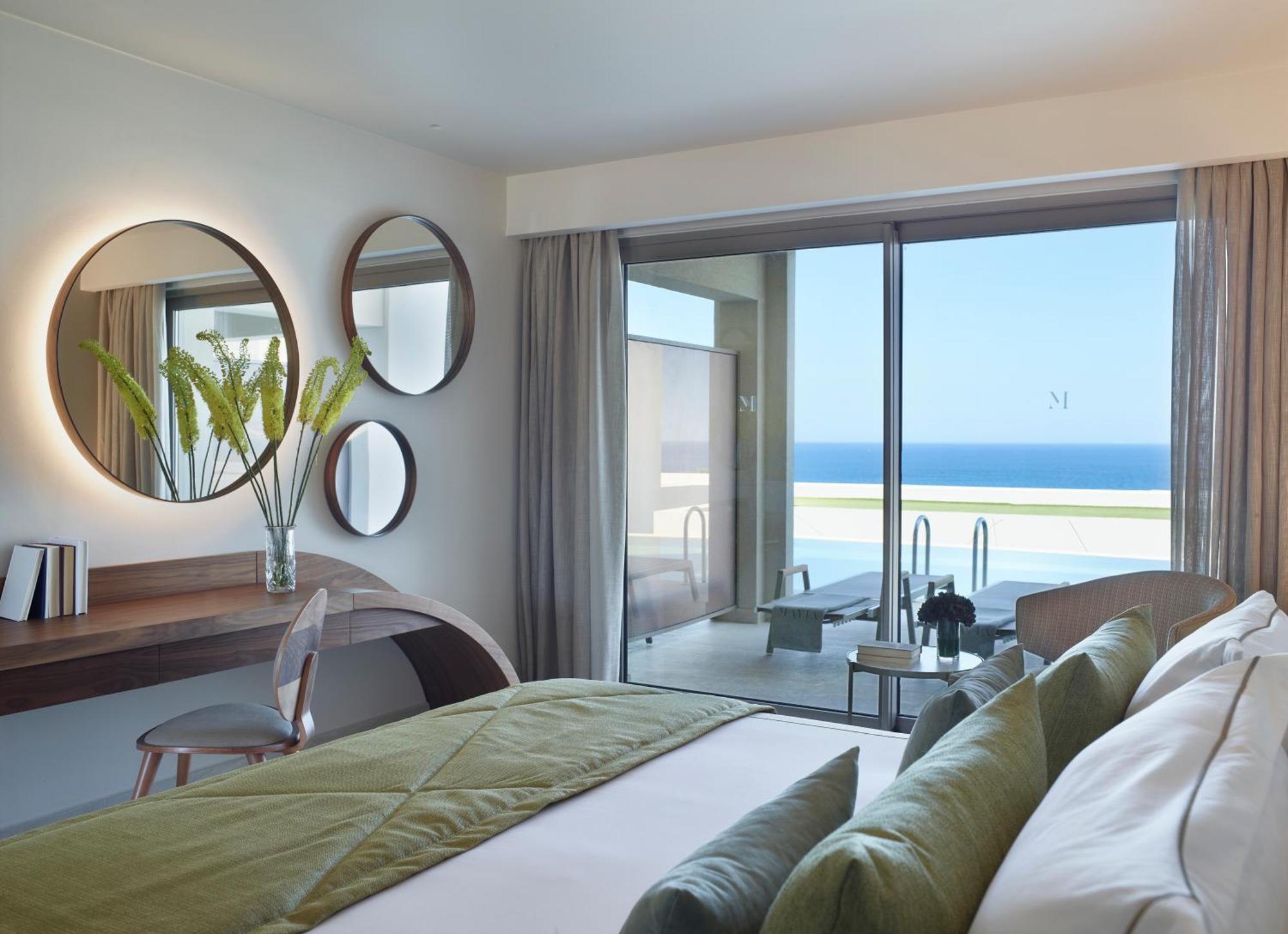 Deluxe Double Room Sharing Pool Sea View