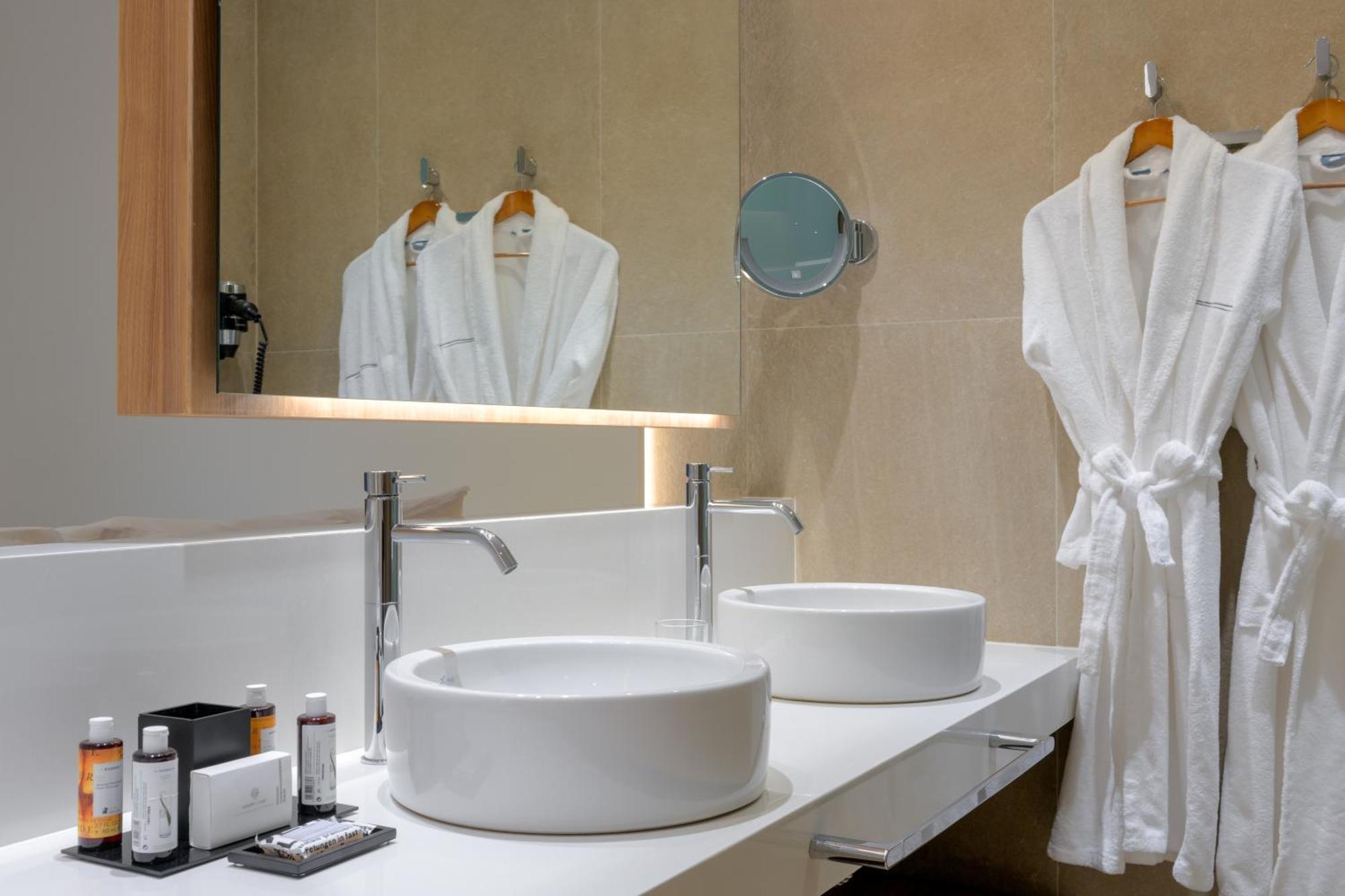 Apartament typu Suite z prywatnym basenem i widokiem na morze