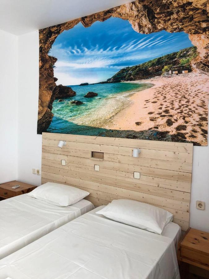 Zweibettzimmer mit Balkon