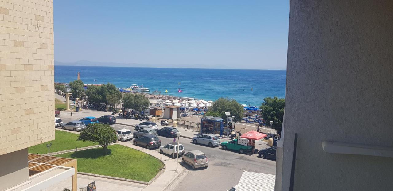 Double or Twin Room Partial Sea View,1428226852:JPEG