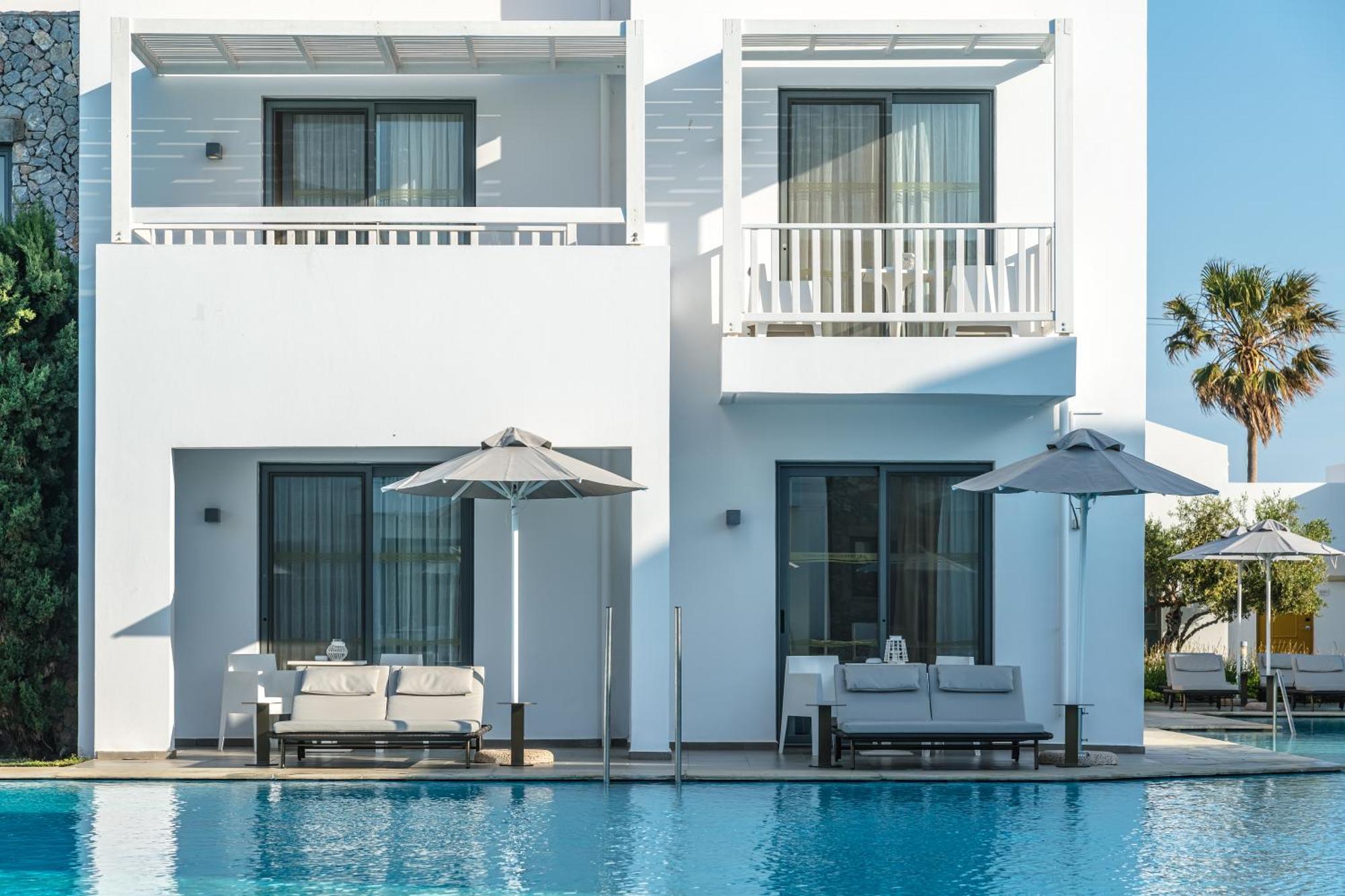 Swim-up Superior Δωμάτιο Ακριβώς Μπροστά στην Πισίνα