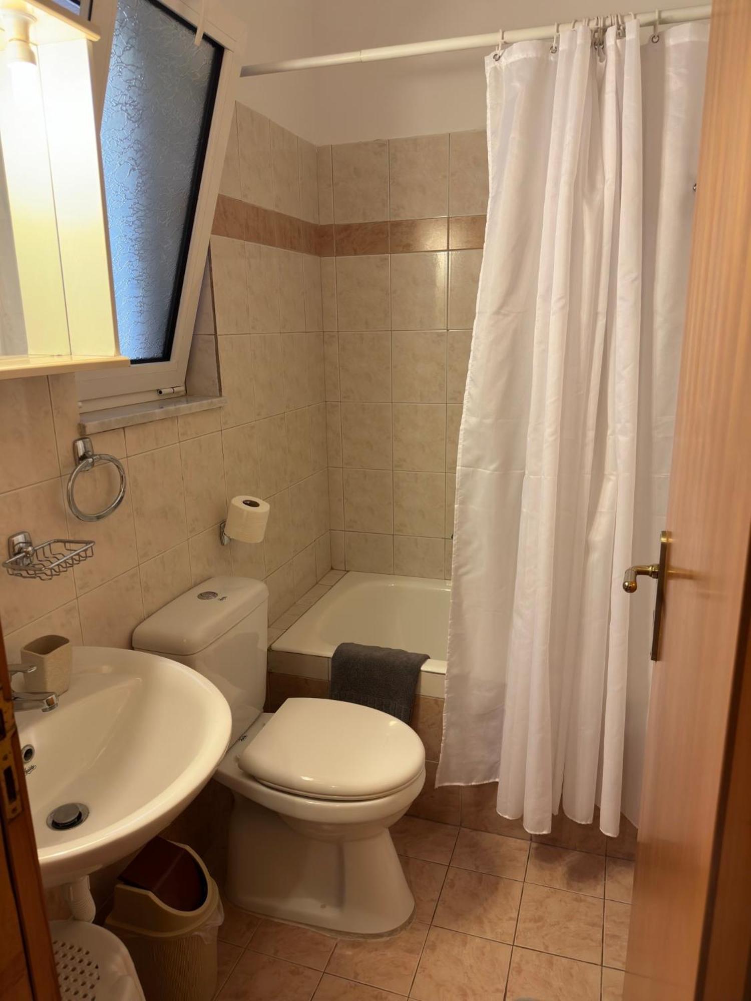Basic Triple Room With Side Sea View