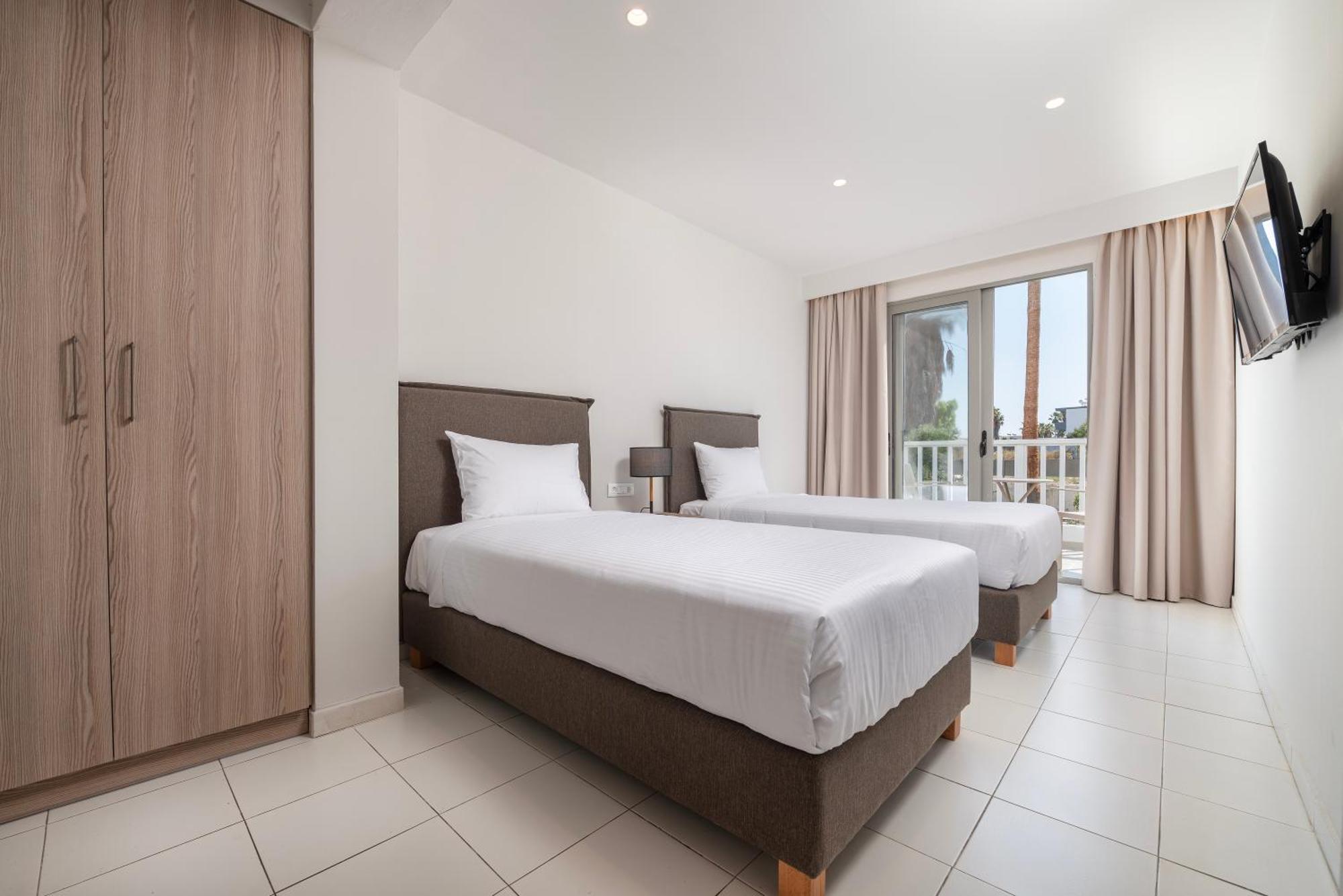 Classic Quadruple Room,1557129145:JPEG