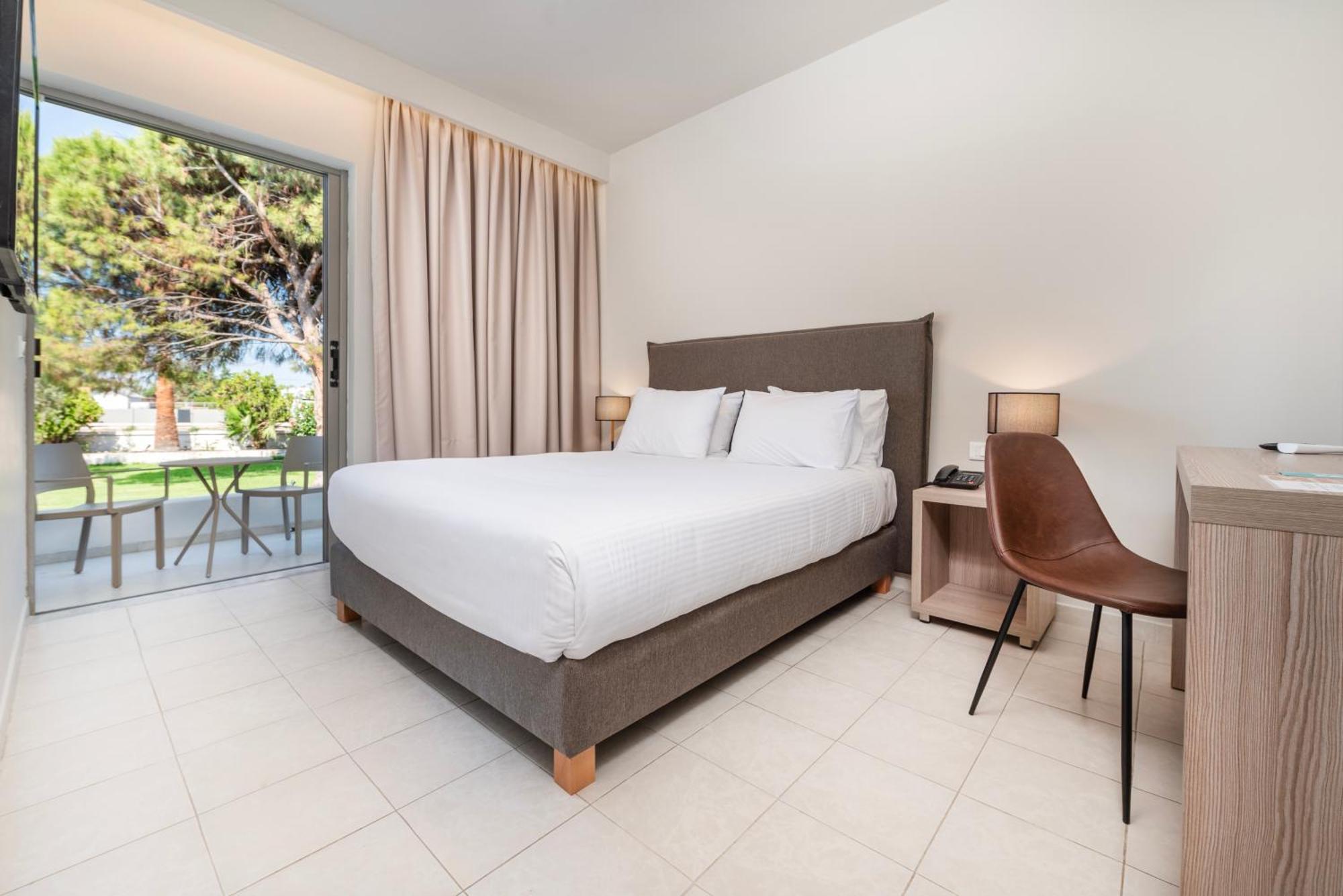 Standard Double Room,1419231510:JPEG