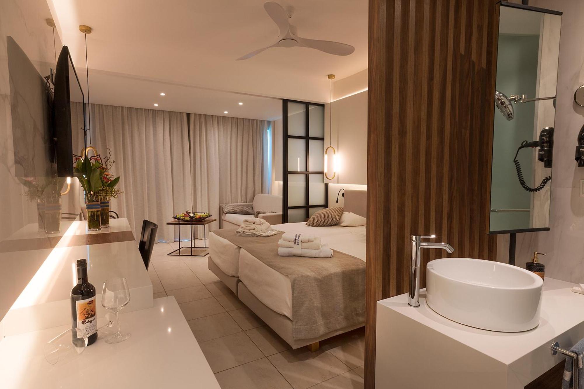 Deluxe Double or Twin Room Balcony