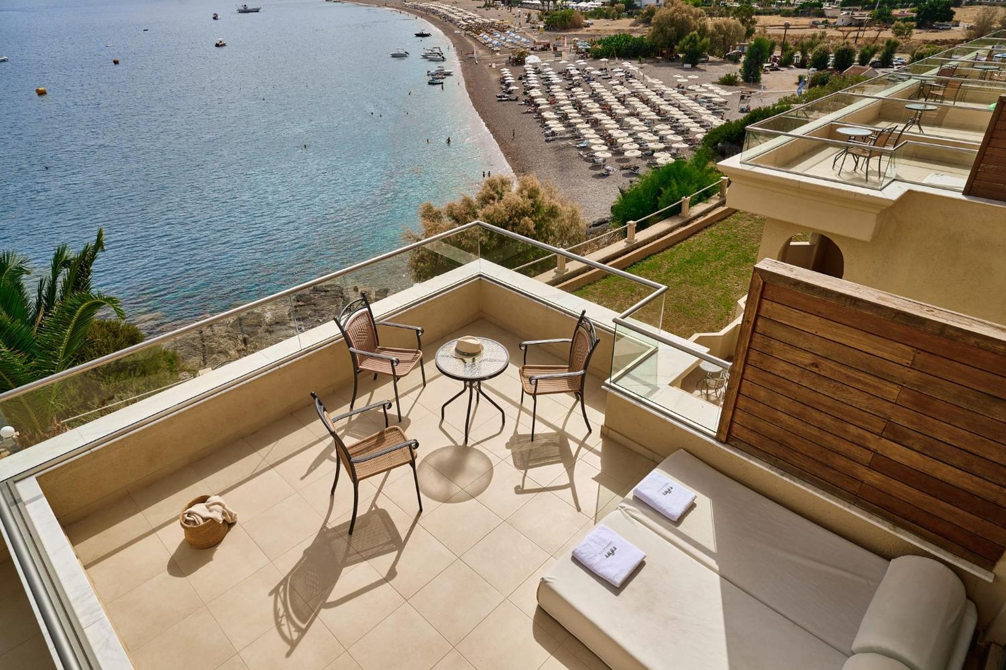 Deluxe Junior Suite Beachfront Panoramic