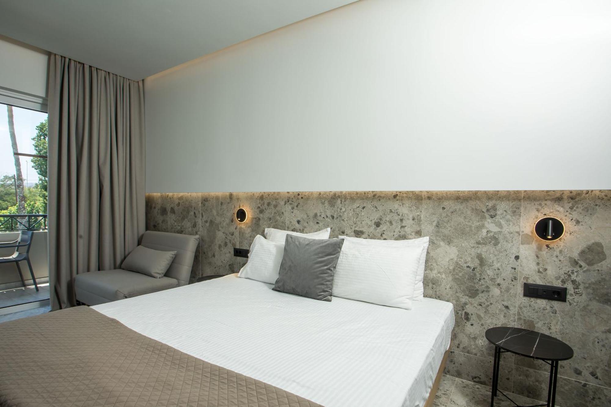 Deluxe Studio,1661642103:JPEG