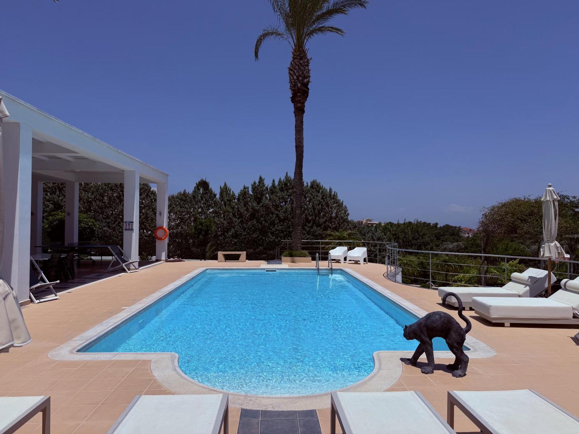 Five-Bedroom Villa Private Pool Sea View