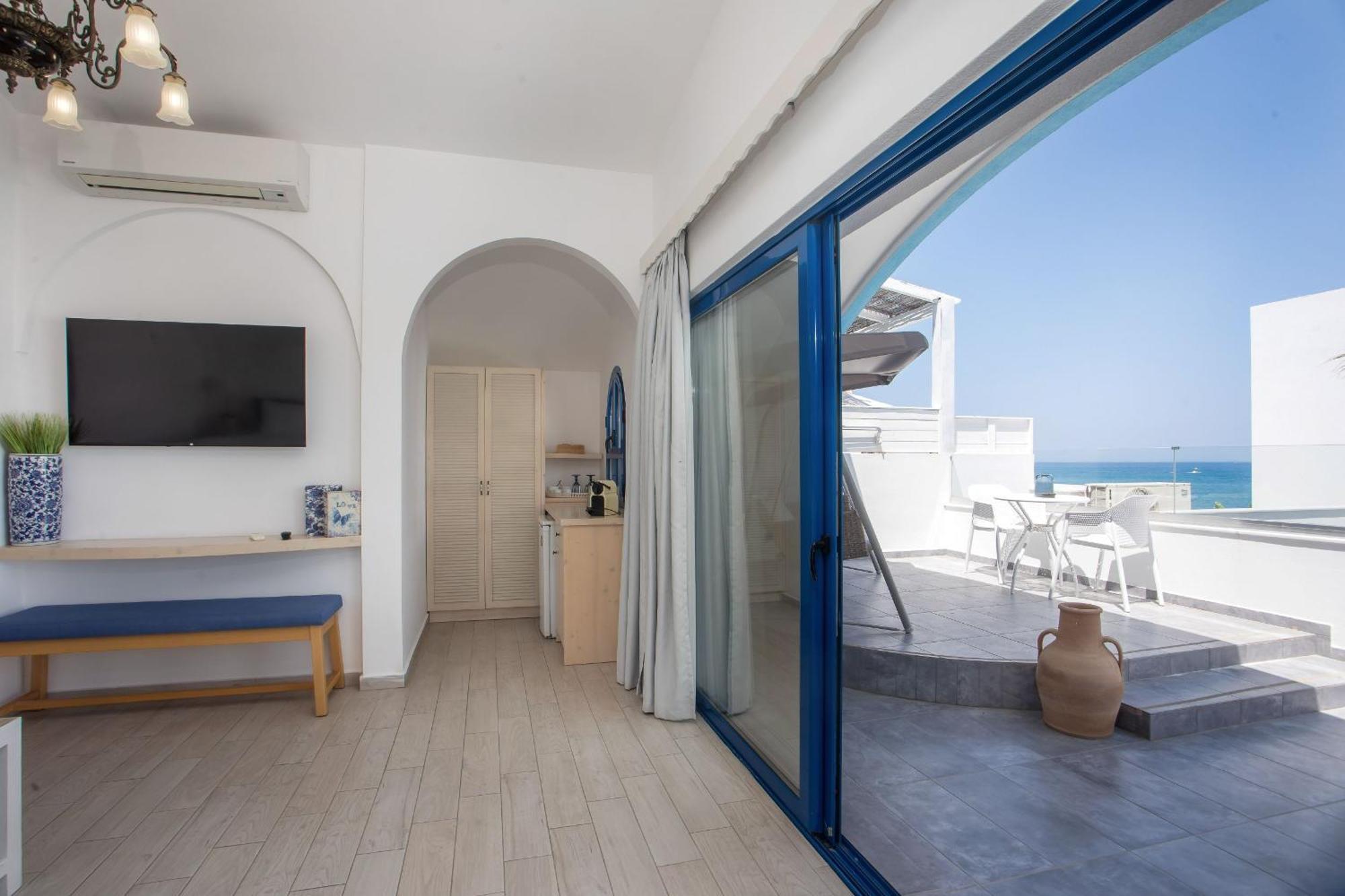 Double or Twin Room Side Sea View