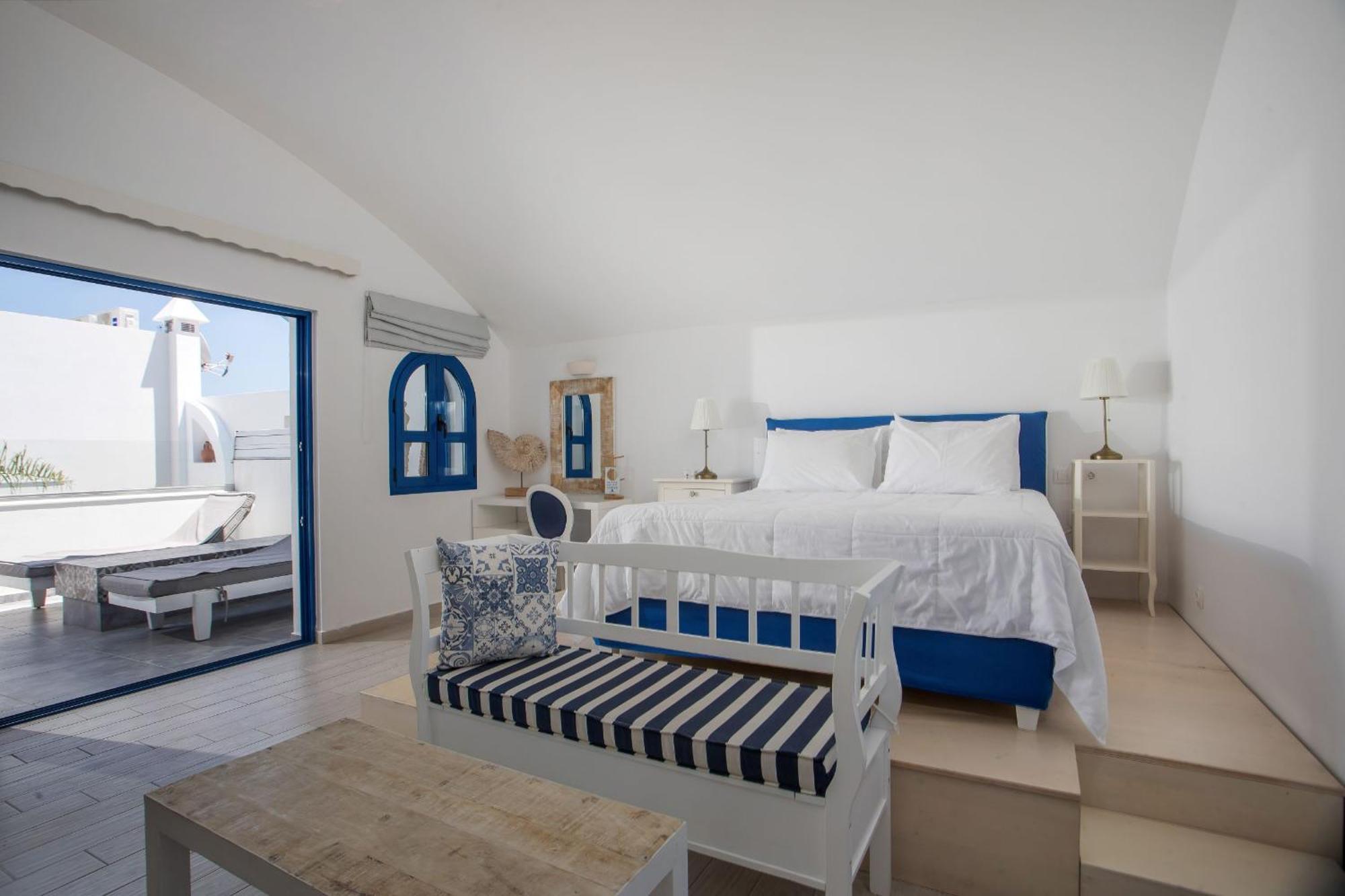 Double or Twin Room Side Sea View