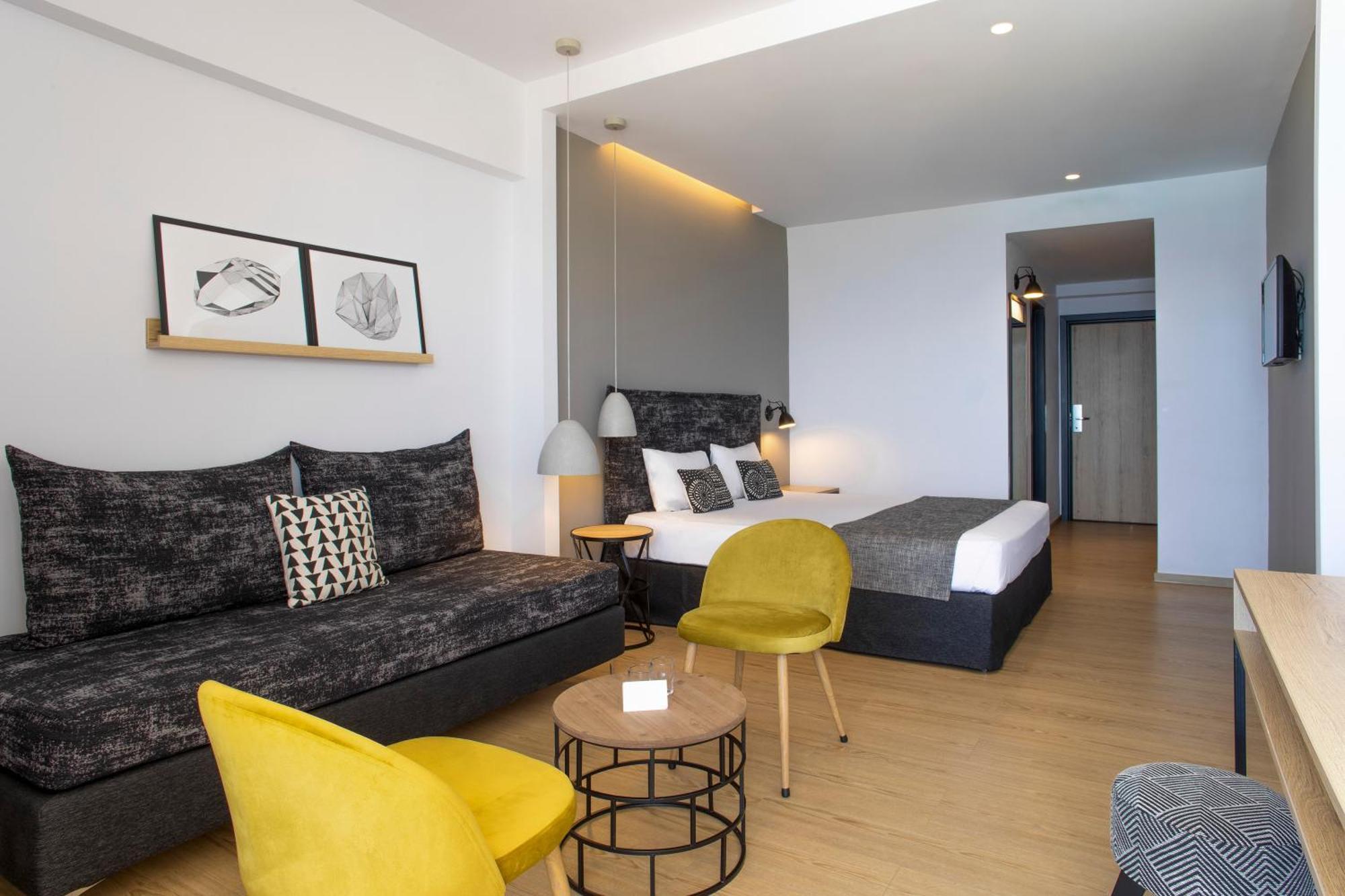 Xtra Room,1758320194:JPEG