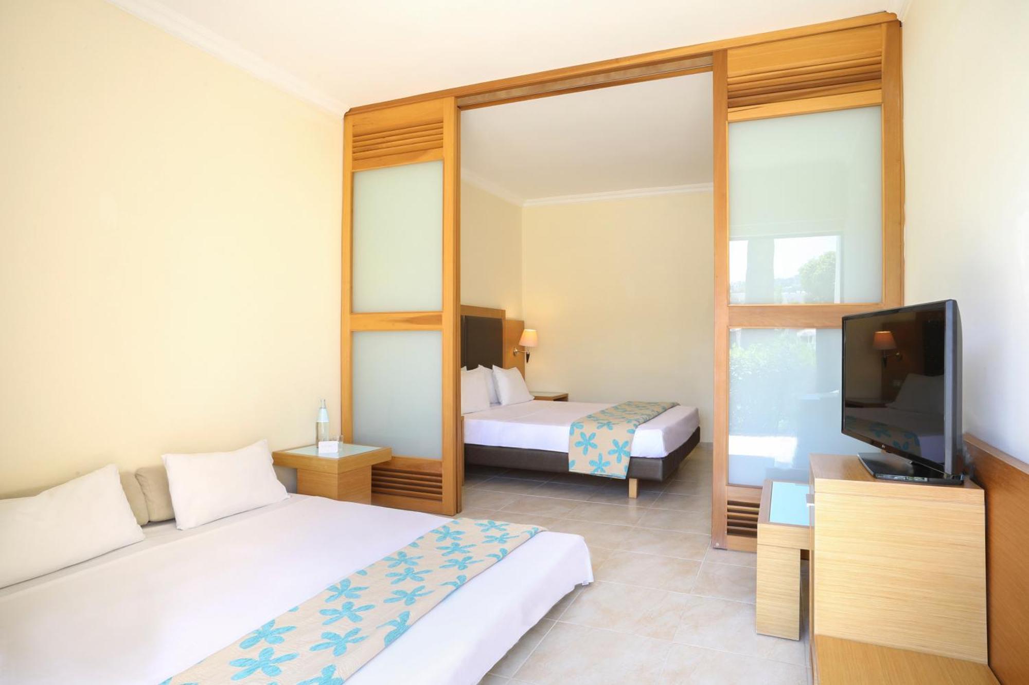 XTRA Sol Fam Room Sea View,1758320203:JPEG