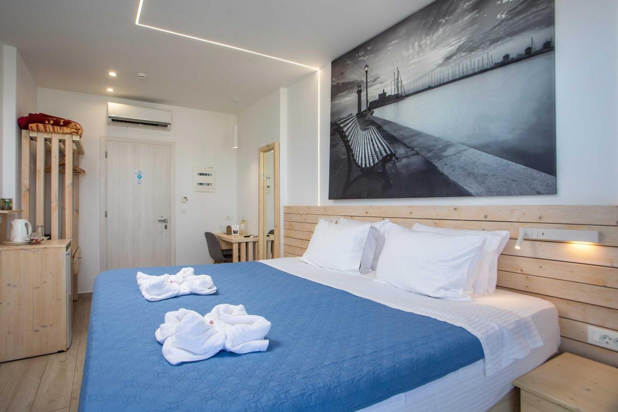 Deluxe Double Room Side Sea View