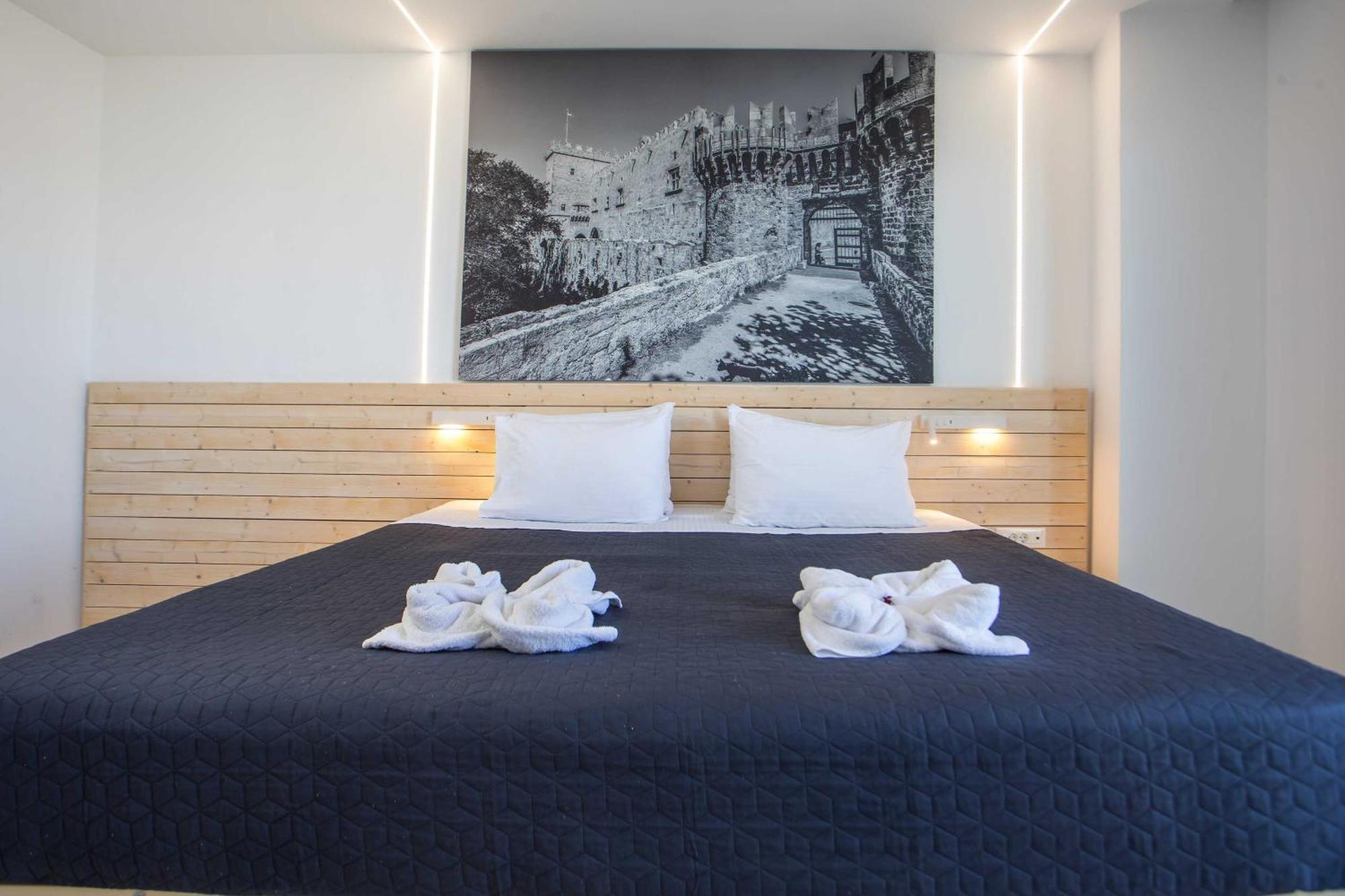 Deluxe Double Room Side Sea View