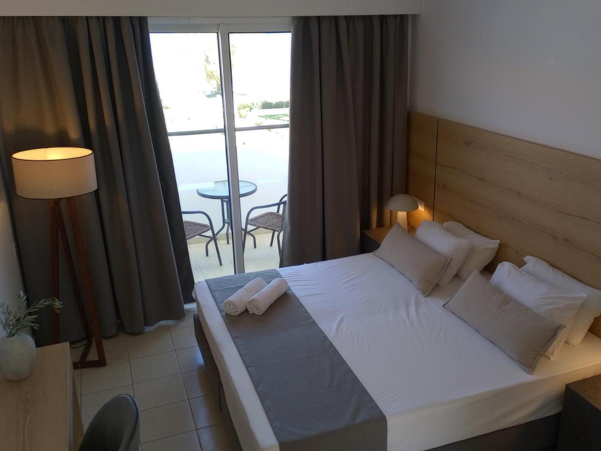 Standard Twin Room Sea View