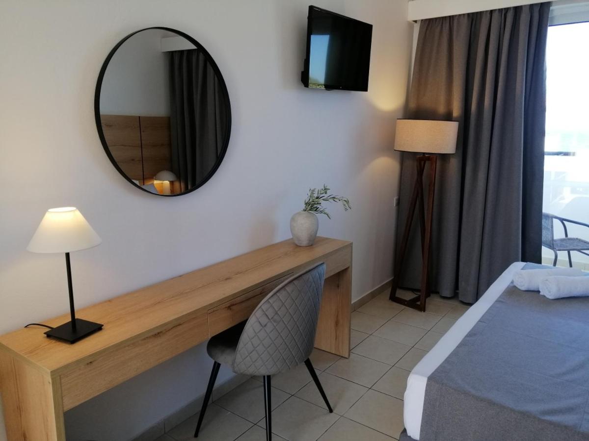 Standard Twin Room Sea View