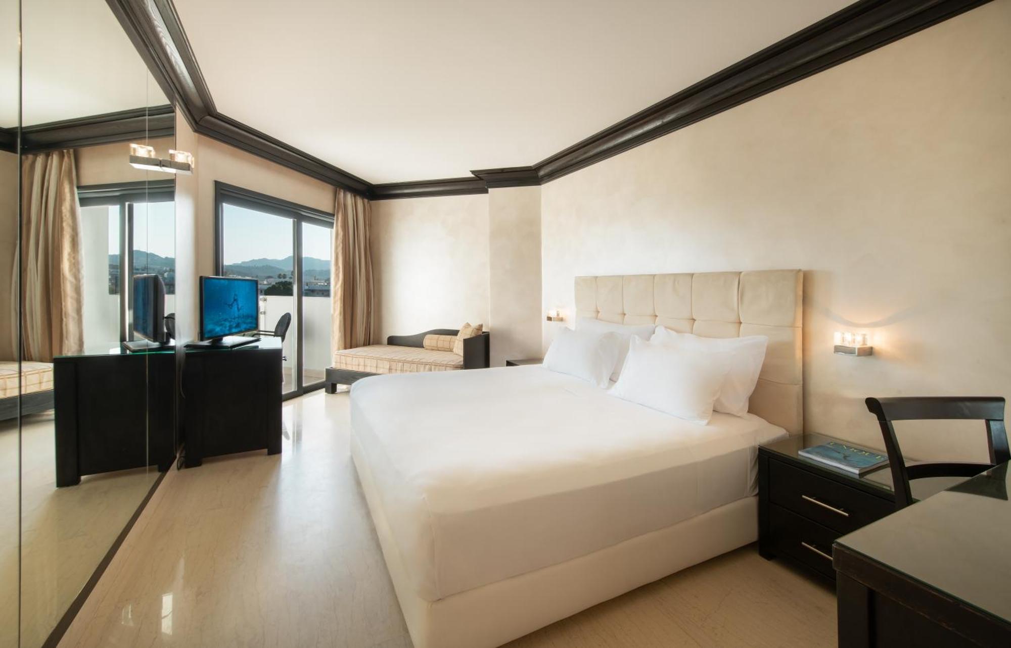 Standard Twin Room Land View