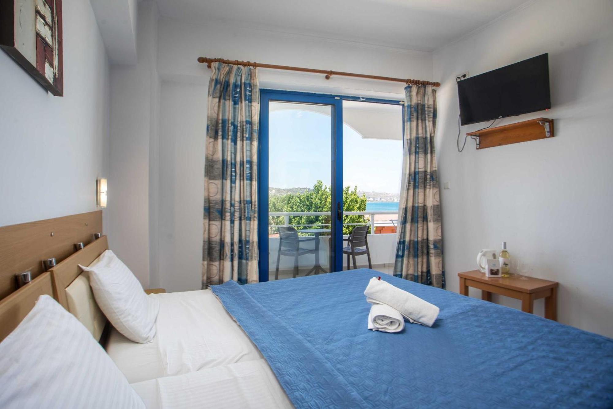 Double or Twin Room Side Sea View