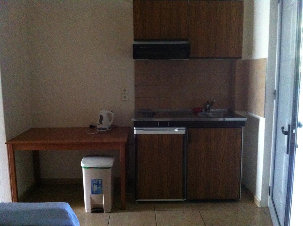 One-Bedroom Apartment,1207969507:JPEG