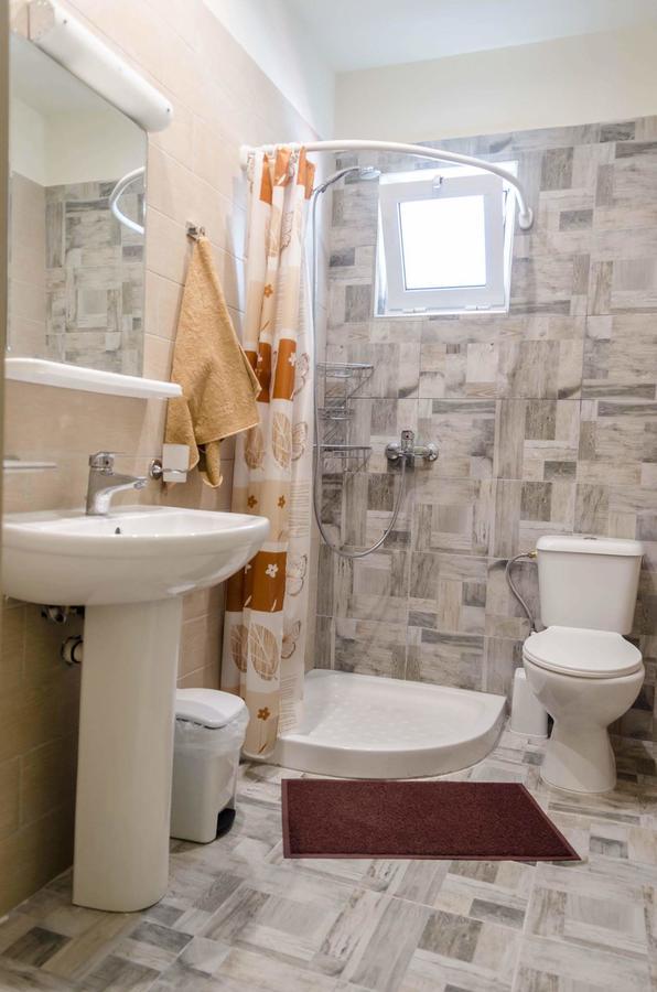 Budget Double Room,551473809:JPEG