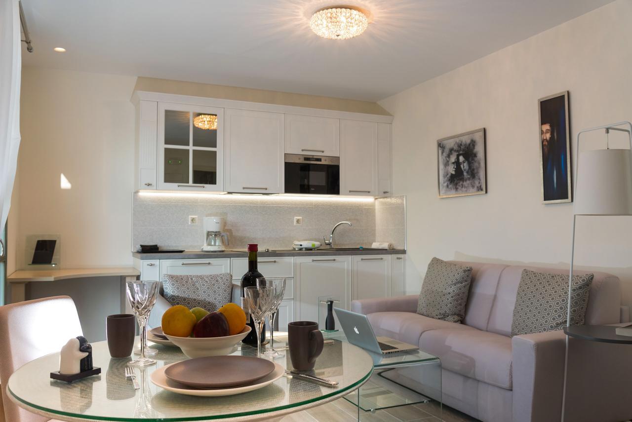 Queen Suite
