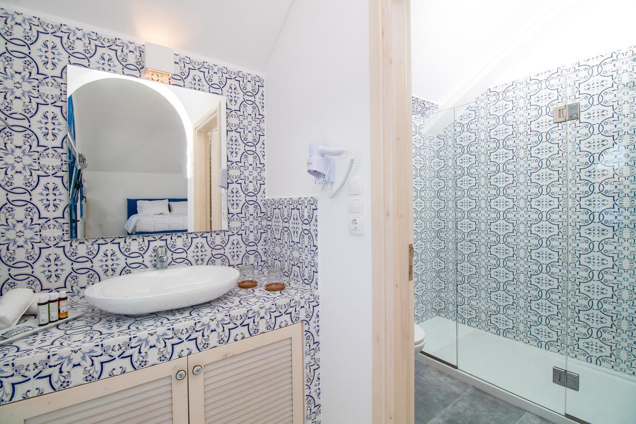 Double or Twin Room Side Sea View