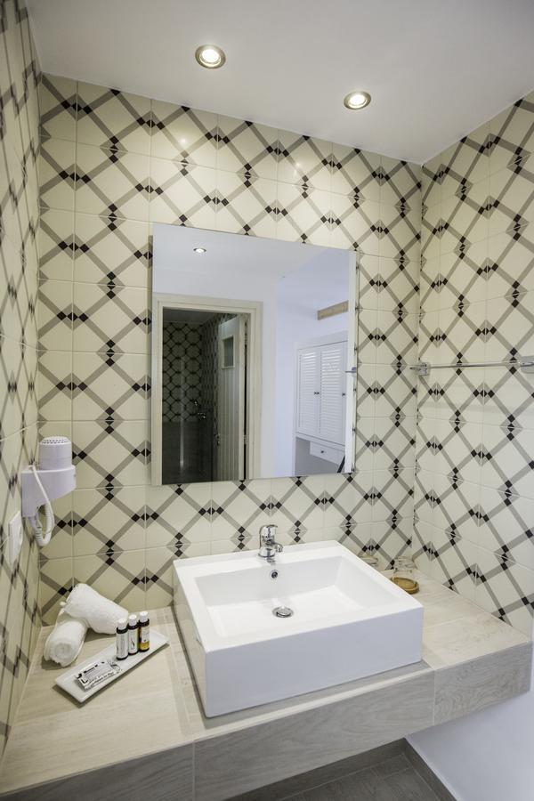 Deluxe Double or Twin Room Sea View