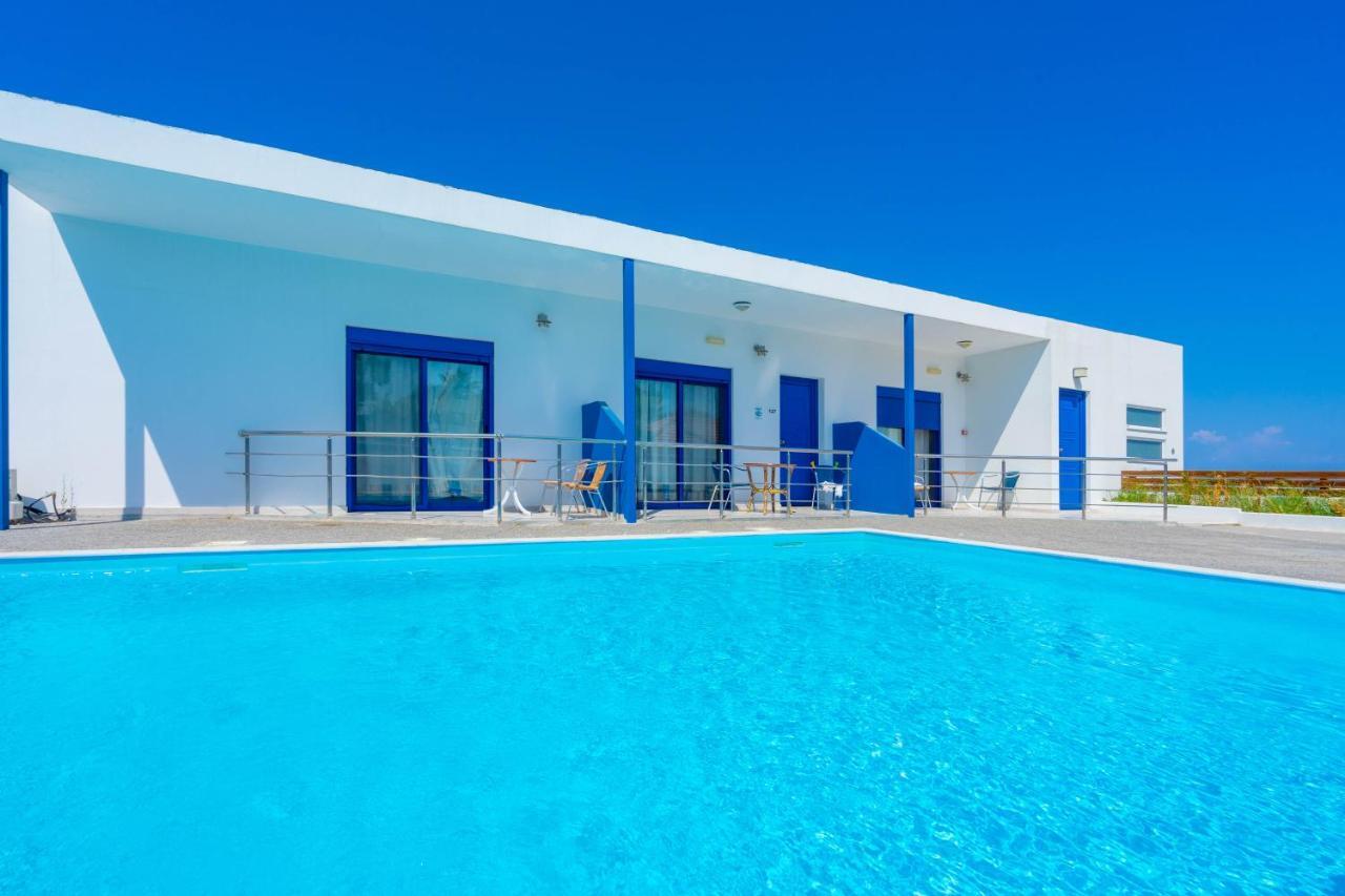 Chambre Double - Vue sur Piscine