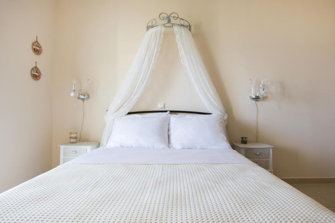 Studio Apartment with Sea View,963402748:JPEG