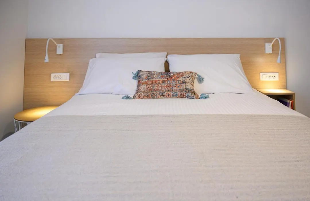Sea And City Luxurious Apartment-1