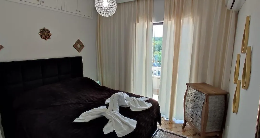 Ixian House Apartment-1