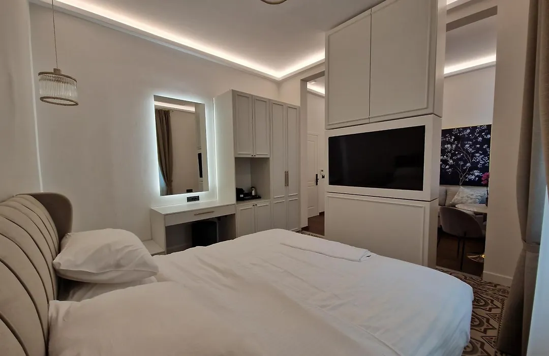 Jensen Luxury Suites-1