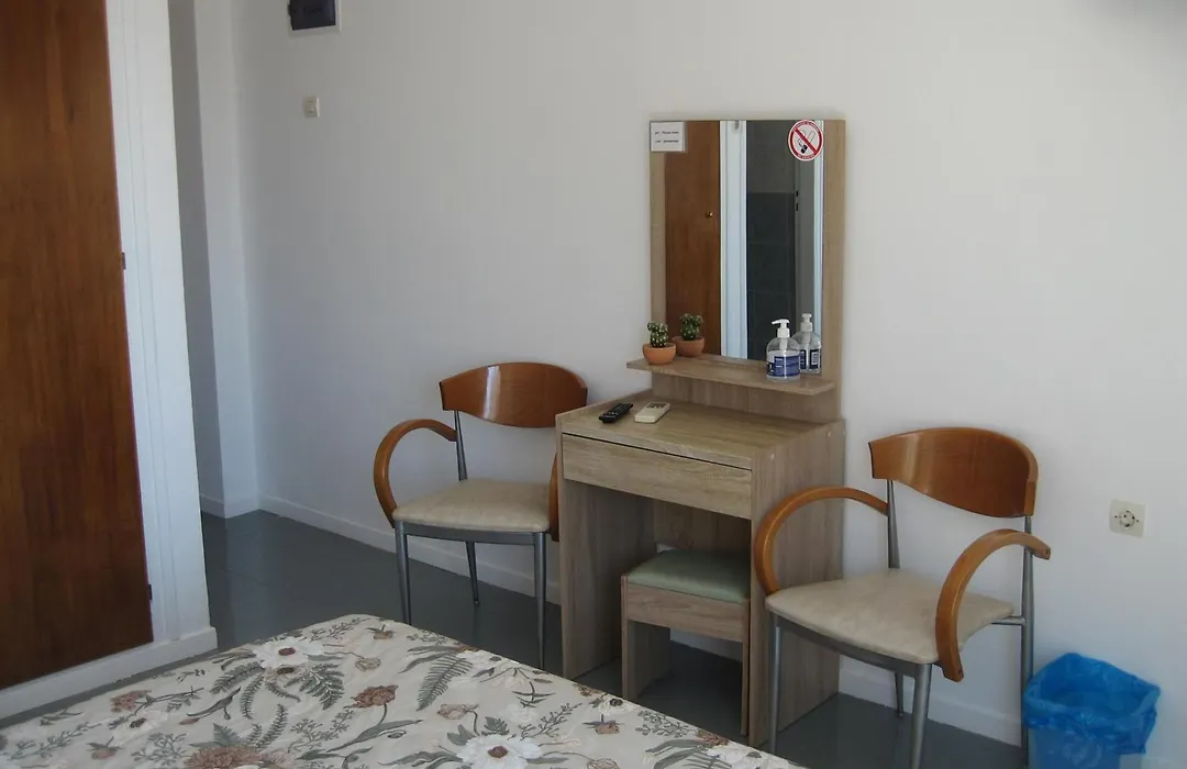 Platanos Rooms-1