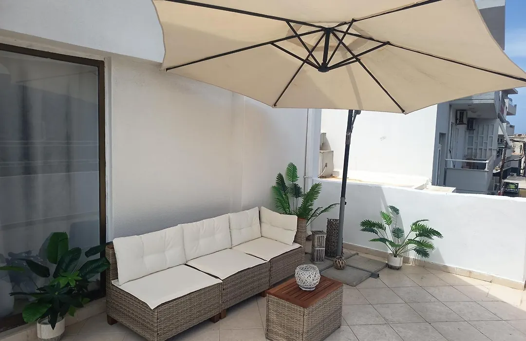 Lilian'S Seaview-Party Street-Youth Studios-1