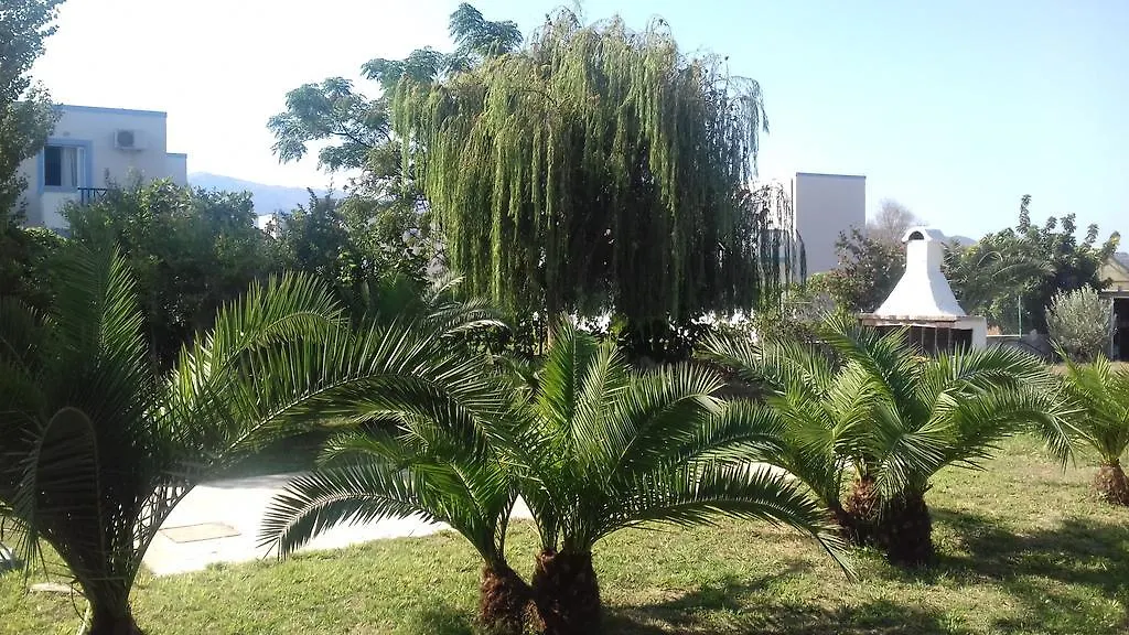 Hollywood Suites-1