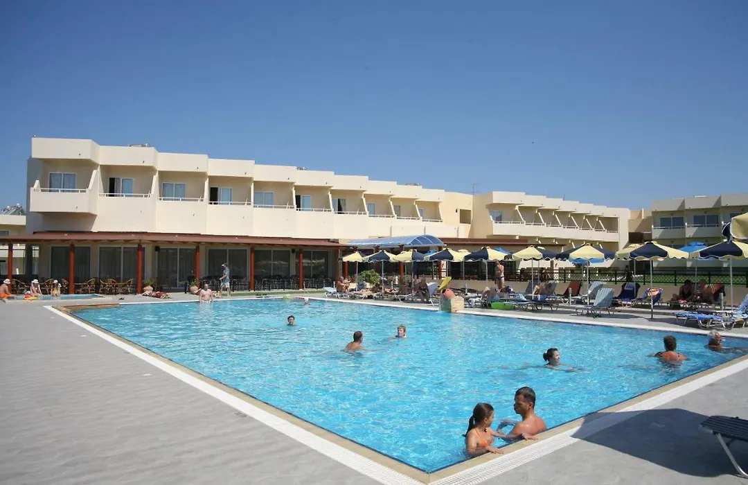 Relax Hotel-1