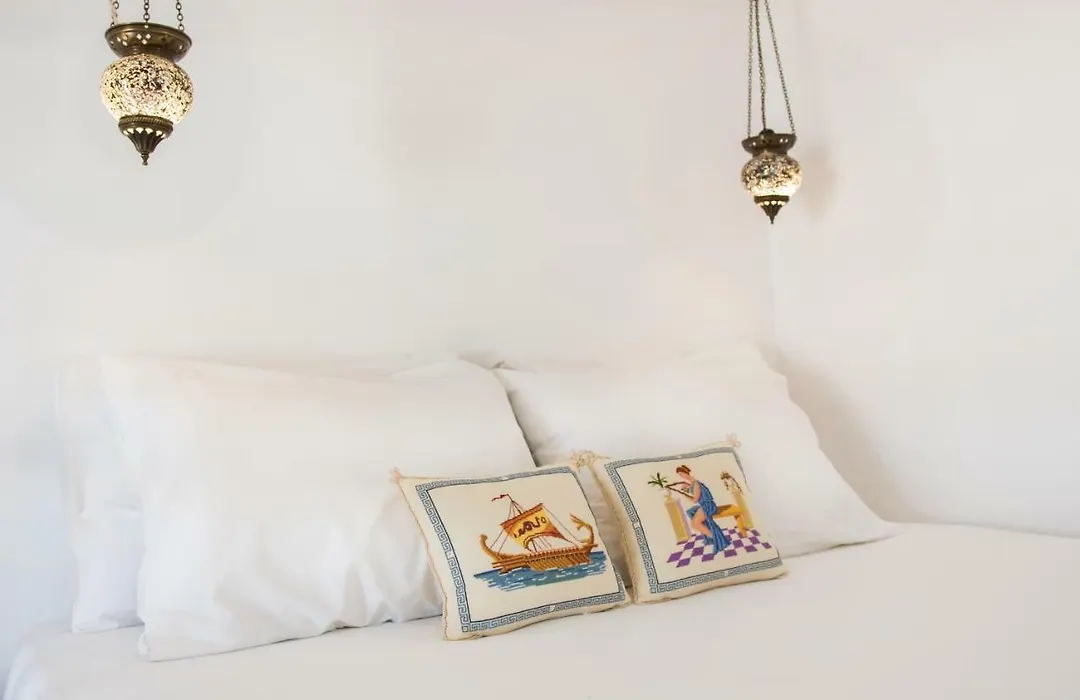 Gorgona Traditional Studio-1
