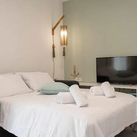 Sea And City Luxurious Apartment-2