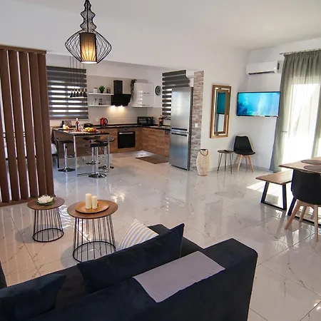 Livis Luxury Villa-2